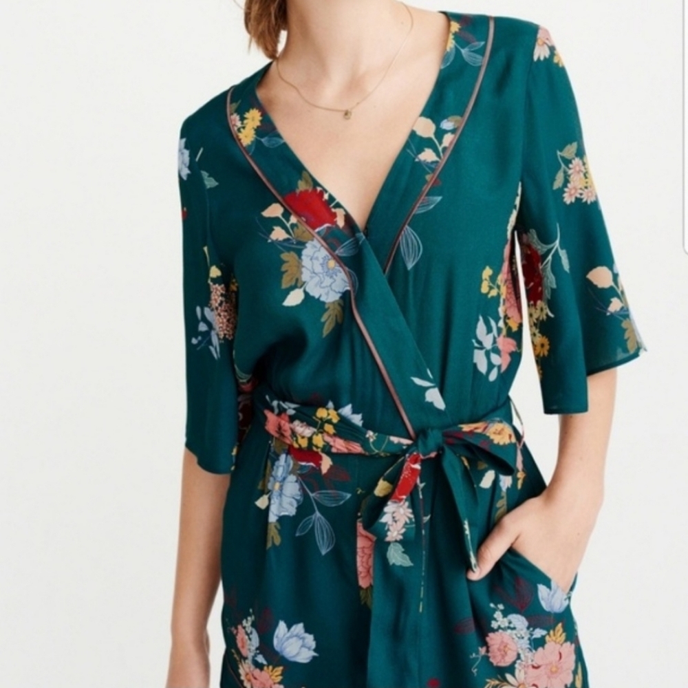 NWT A&F Floral Kimono Romper - Medium